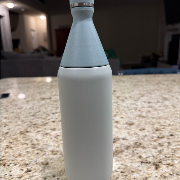 Stanley The All Day SlimBottle Insulated 34oz - Picture 2 of 4